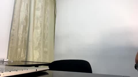 Juan Pablo-independent model online show from February 19, 5:05 am