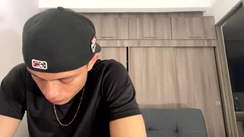 Juan Pablo-independent model online show from October 7, 3:47 am