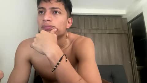 Juan Pablo-independent model online show from February 1, 5:44 pm