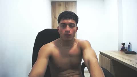 Juan Pablo-independent model online show from March 6, 7:05 am