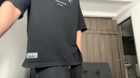 Juan Pablo-independent model online show from March 27, 9:36 pm