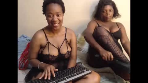 _sexylipss online show from November 30, 12:25 am