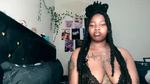 Snapshot of _sexysquirter chatting on May 4, 9:00 pm _sexysquirter online show from May 4, 9:00 pm