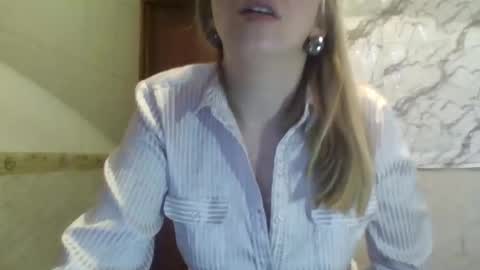 Snapshot of _sexyxsveta_ chatting on February 1, 3:16 am SexyXSveta online show from February 1, 3:16 am