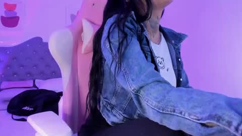 Sharlot online show from September 26, 1:04 pm