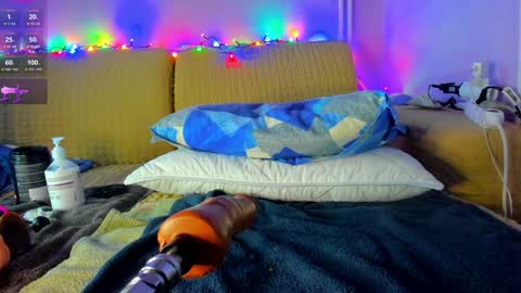 Snapshot of _shestifold chatting on December 27, 6:10 pm Nik online show from December 27, 6:10 pm