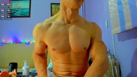 Snapshot of _shestifold chatting on January 2, 10:11 pm Nik online show from January 2, 10:11 pm