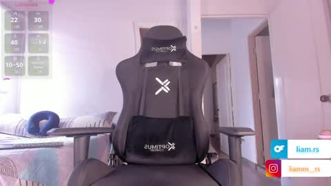 Snapshot of _simoonn_ chatting on May 26, 5:09 pm Liam modelo independiente online show from May 26, 5:09 pm