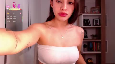 Lauren  online show from February 27, 1:59 am