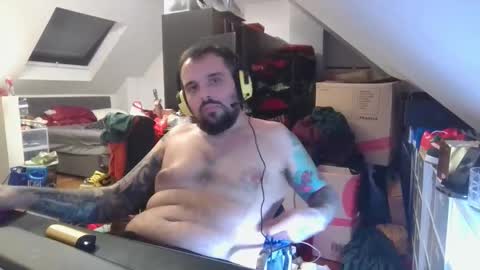 _smiley_bear27 online show from January 16, 9:57 am