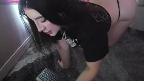    640  200   online show from November 18, 6:01 pm