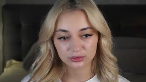 Alice online show from April 19, 5:23 pm