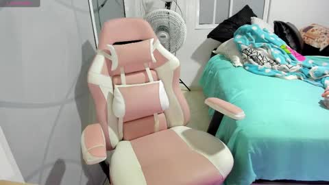 Snapshot of _sophia______ chatting on March 3, 1:42 am Sophia online show from March 3, 1:42 am