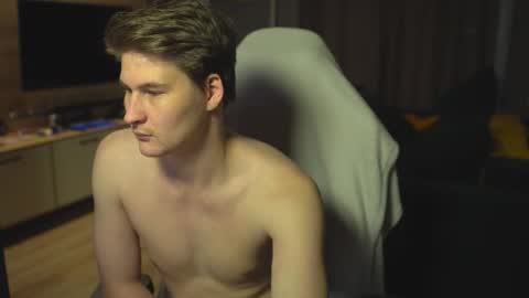 OLIVERpvt is open online show from November 17, 3:45 am