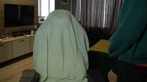 OLIVERpvt is open online show from February 17, 12:12 pm