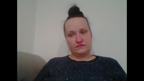 Snapshot of _squirty_pussyyy_ chatting on December 16, 7:00 pm Melisa online show from December 16, 7:00 pm