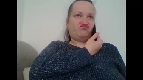 Snapshot of _squirty_pussyyy_ chatting on December 17, 7:29 am Melisa online show from December 17, 7:29 am