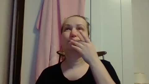 Snapshot of _squirty_pussyyy_ chatting on February 23, 4:17 am Melisa online show from February 23, 4:17 am