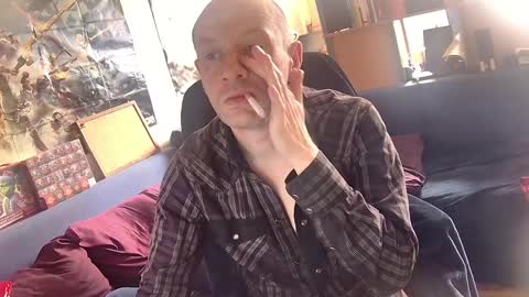 Snapshot of _svenerd_____ chatting on April 3, 1:20 pm _svenerd_____ online show from April 3, 1:20 pm