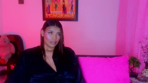   0900 p.m a 0500 a.m Colombia time UTC -5  online show from March 17, 2:05 am