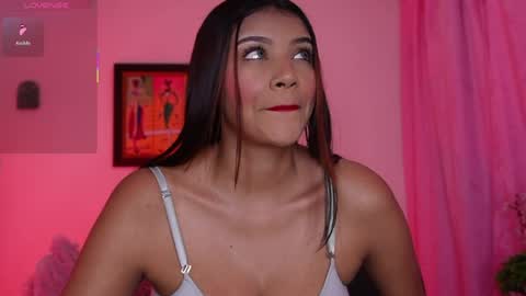 Snapshot of _sweet_vict0ria1 chatting on April 20, 2:03 am 0900 p.m a 0500 a.m Colombia time UTC -5 online show from April 20, 2:03 am