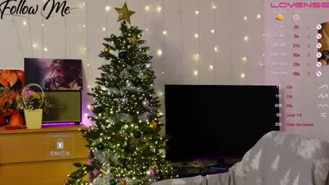 Snapshot of _sweetcams_ chatting on December 12, 5:42 am Dasha  online show from December 12, 5:42 am