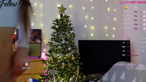 Snapshot of _sweetcams_ chatting on December 19, 10:56 am Dasha  online show from December 19, 10:56 am