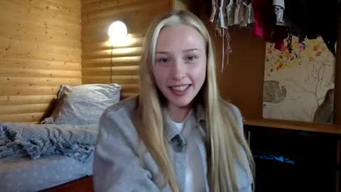 Snapshot of _sweetsky_ chatting on March 13, 11:17 am _sweetsky_ online show from March 13, 11:17 am