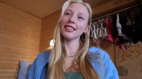 Snapshot of _sweetsky_ chatting on March 15, 10:10 am _sweetsky_ online show from March 15, 10:10 am