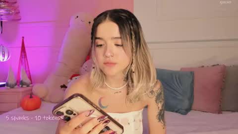 _tammarra_ online show from February 6, 6:22 pm