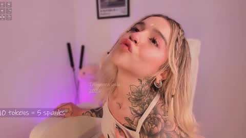 _tammarra_ online show from March 14, 7:52 pm