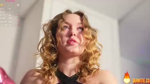 Snapshot of _taylor_swift chatting on June 27, 12:10 pm Taylor online show from June 27, 12:10 pm