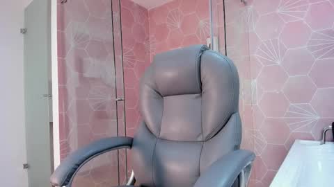 _taylorblack online show from January 15, 11:37 am