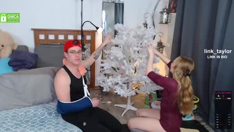 Snapshot of _taylormoon chatting on December 27, 10:59 pm Link Taylor online show from December 27, 10:59 pm