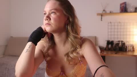 Annie online show from January 20, 1:18 am