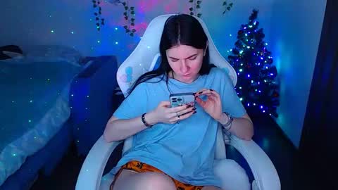 _thesamedaniellatrue_ online show from December 15, 2:10 pm