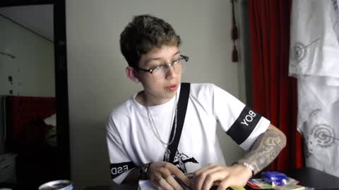 Snapshot of _thomas_hot_ chatting on December 25, 8:28 pm Thomas online show from December 25, 8:28 pm