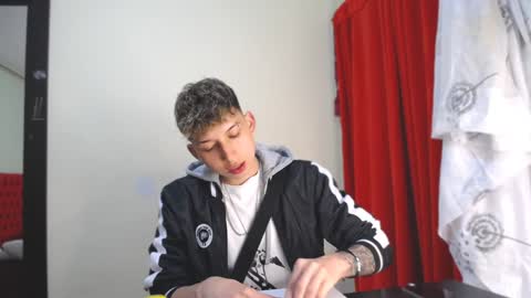 Snapshot of _thomas_hot_ chatting on January 1, 9:31 pm Thomas online show from January 1, 9:31 pm