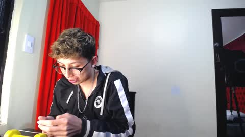 Snapshot of _thomas_hot_ chatting on January 31, 7:08 pm Thomas online show from January 31, 7:08 pm