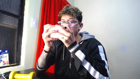 Snapshot of _thomas_hot_ chatting on February 1, 9:51 pm Thomas online show from February 1, 9:51 pm