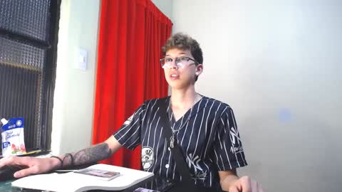 Snapshot of _thomas_hot_ chatting on February 4, 6:38 pm Thomas online show from February 4, 6:38 pm