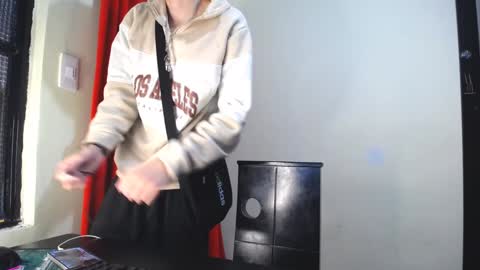 Snapshot of _thomas_hot_ chatting on February 5, 7:53 pm Thomas online show from February 5, 7:53 pm