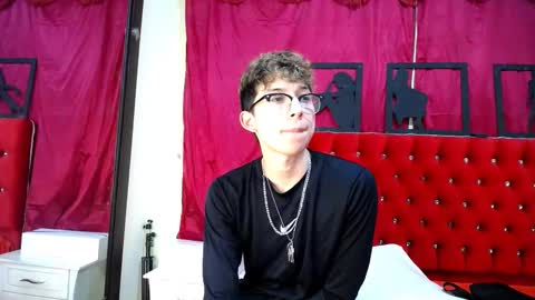 Snapshot of _thomas_hot_ chatting on February 16, 7:27 pm Thomas online show from February 16, 7:27 pm