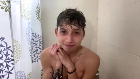 Snapshot of _thomas_hot_ chatting on February 17, 10:47 pm Thomas online show from February 17, 10:47 pm