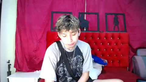 Snapshot of _thomas_hot_ chatting on February 23, 3:13 am Thomas online show from February 23, 3:13 am