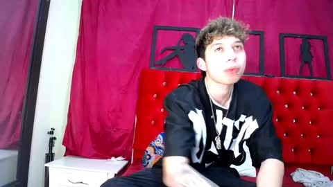 Snapshot of _thomas_hot_ chatting on February 26, 4:36 am Thomas online show from February 26, 4:36 am