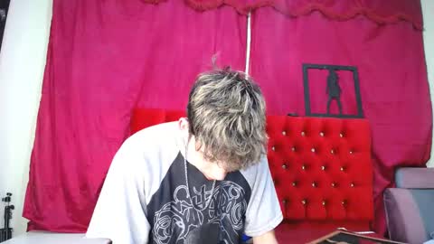 Snapshot of _thomas_hot_ chatting on March 1, 4:44 pm Thomas online show from March 1, 4:44 pm