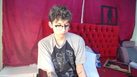 Snapshot of _thomas_hot_ chatting on March 2, 1:58 am Thomas online show from March 2, 1:58 am