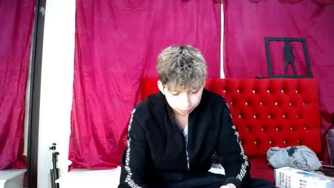 Snapshot of _thomas_hot_ chatting on March 4, 3:55 am Thomas online show from March 4, 3:55 am