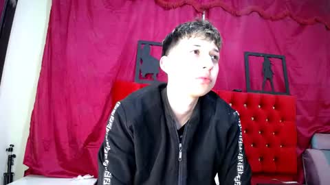 Snapshot of _thomas_hot_ chatting on March 12, 2:41 am Thomas online show from March 12, 2:41 am